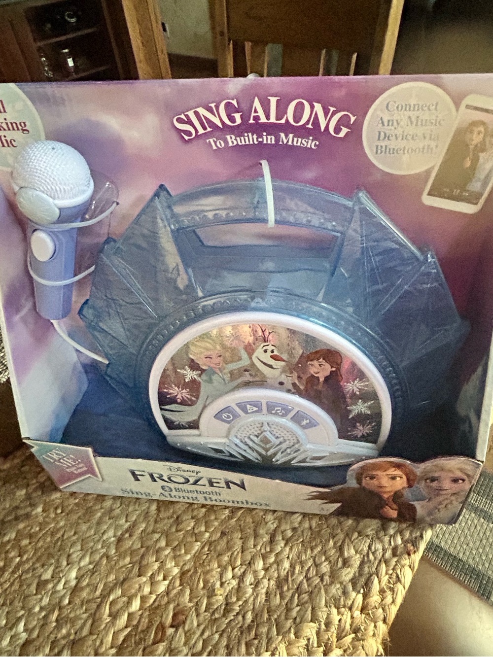 NWT Disney Frozen Bluetooth Sing-Along Boombox with Microphone Karaoke